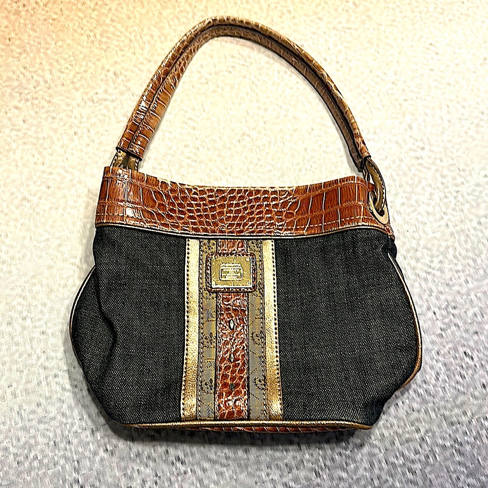 Liz Claiborne pocketbook